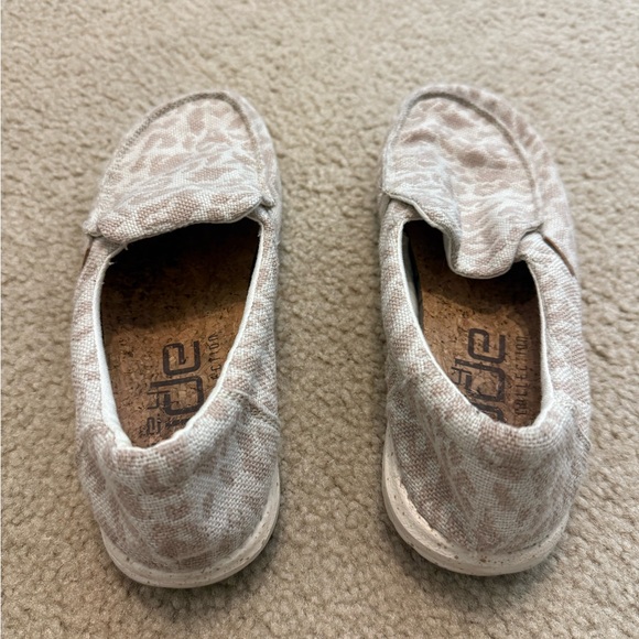 Hey Dude shoes - Picture 3 of 4